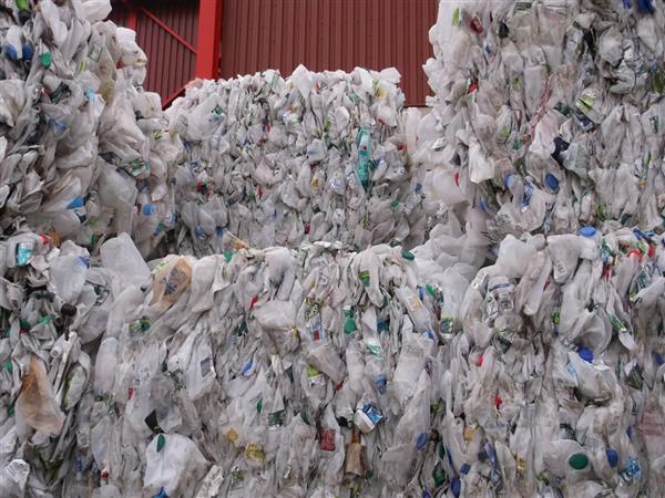 Nhu cầu thu mua nhựa phế liệu tái chế trong những năm gần đây